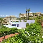 Apartment 2 Bed Flat-sleeps4-pets-pool-parking-golfclub Estepona