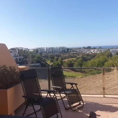 2 Bed Flat-sleeps4-pets-pool-parking-golfclub * Estepona