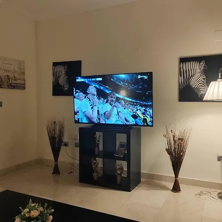 2 Bed Flat-sleeps4-pets-pool-parking-golfclub Estepona