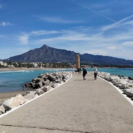 2 Bed Flat-sleeps4-pets-pool-parking-golfclub Apartment *