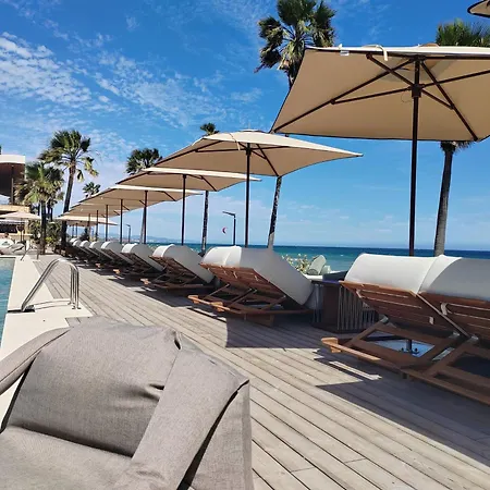 2 Bed Flat-sleeps4-pets-pool-parking-golfclub *