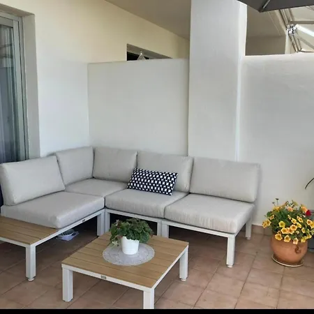 Apartment 2 Bed Flat-sleeps4-pets-pool-parking-golfclub Estepona