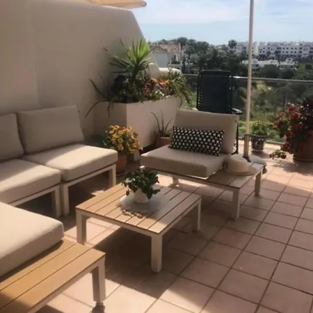 2 Bed Flat-sleeps4-pets-pool-parking-golfclub Apartmán *