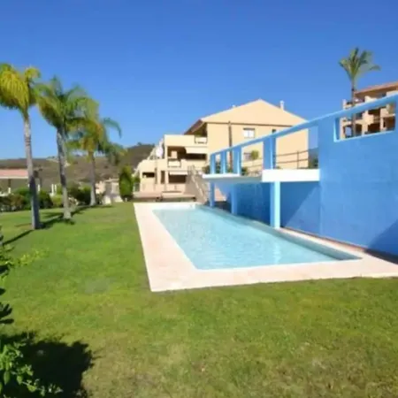 2 Bed Flat-sleeps4-pets-pool-parking-golfclub Apartment Estepona