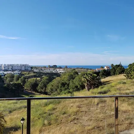 2 Bed Flat-sleeps4-pets-pool-parking-golfclub Apartmán