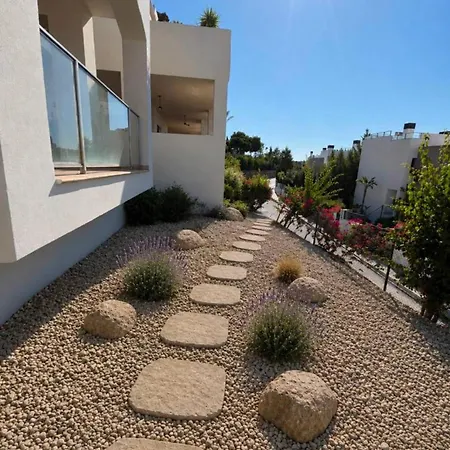2 Bed Flat-sleeps4-pets-pool-parking-golfclub Estepona