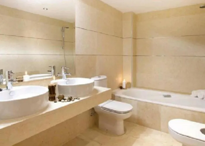 2 Bed Flat-sleeps4-pets-pool-parking-golfclub Estepona