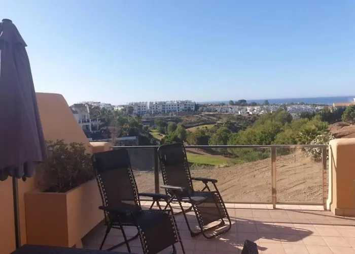 2 Bed Flat-sleeps4-pets-pool-parking-golfclub * Estepona